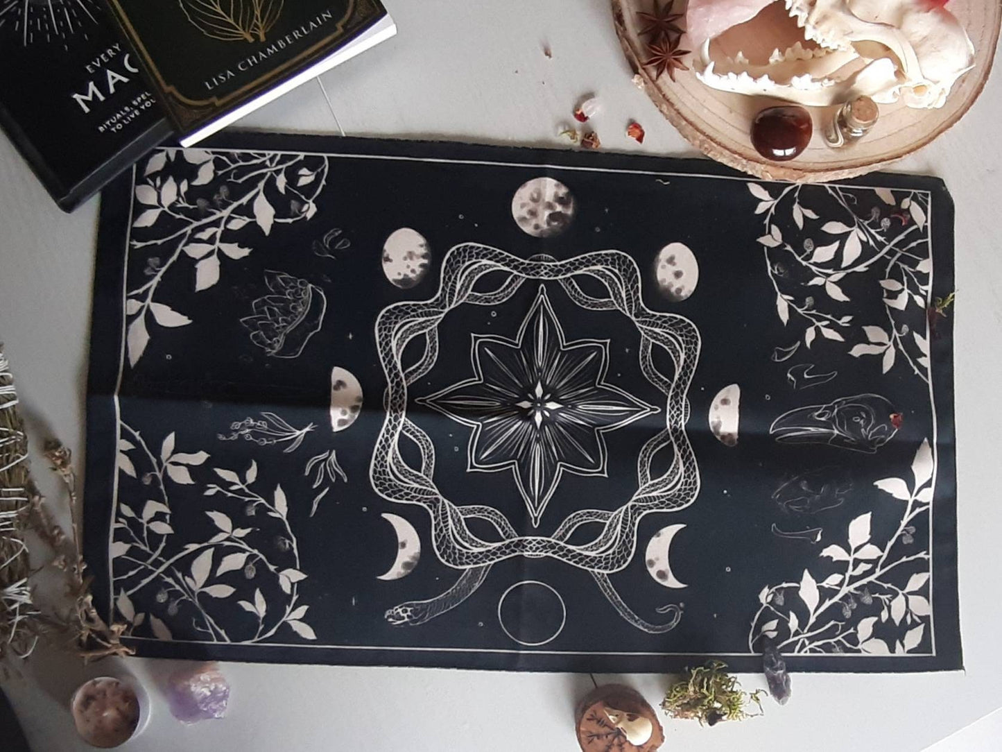 Witch essential altar cloth