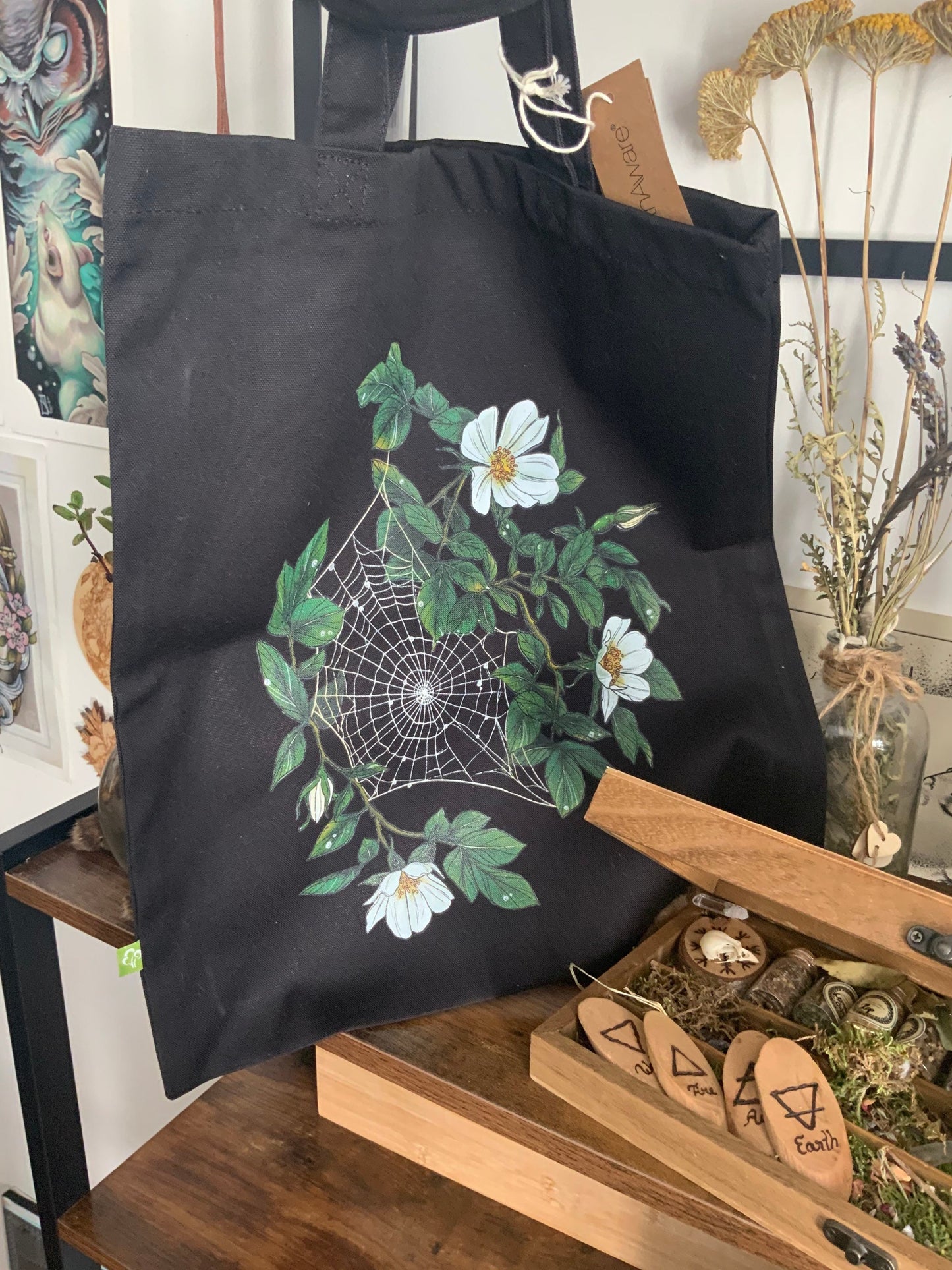 Wild roses & spider web witch tote bag coton bio black or white