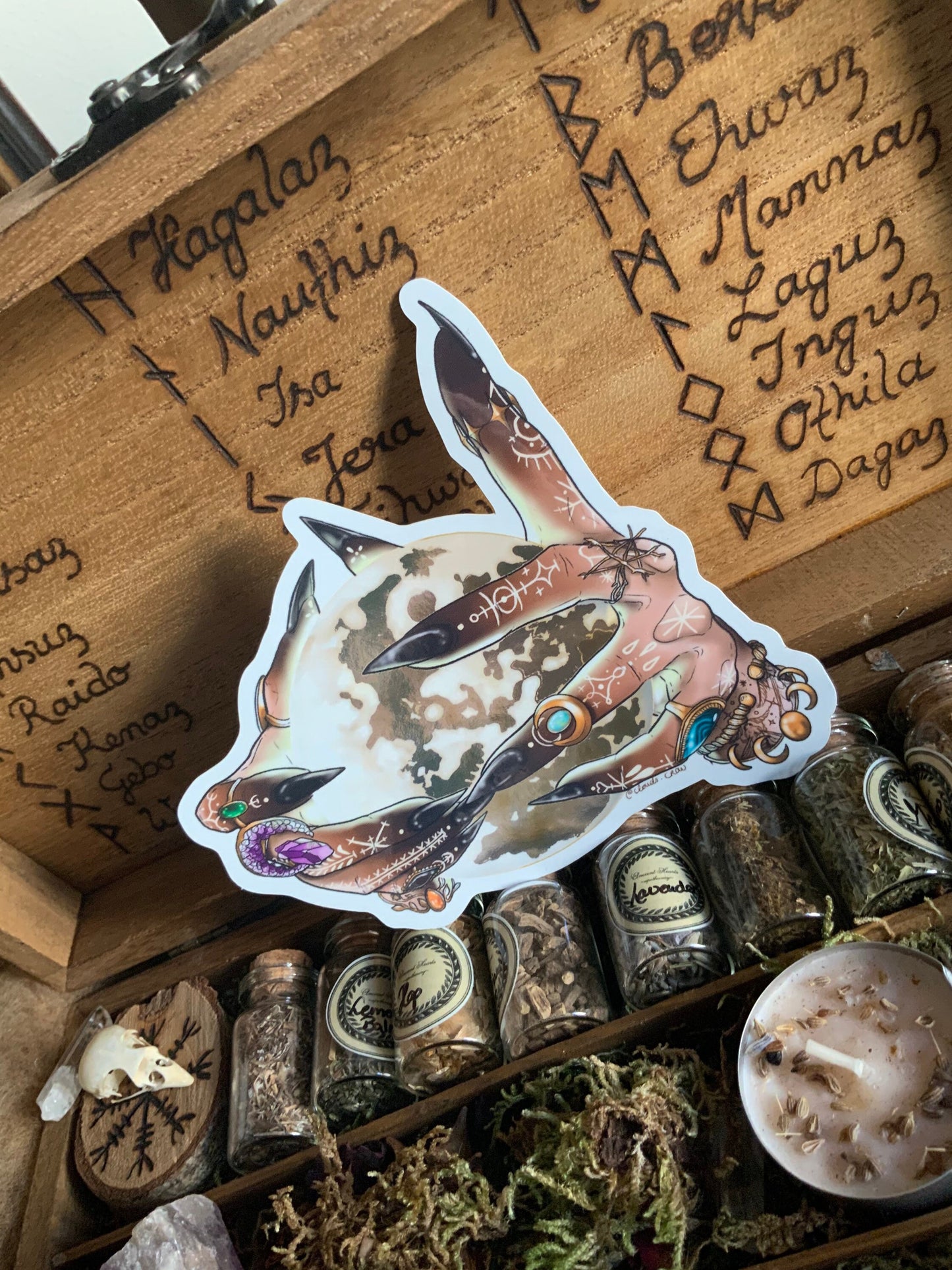 Moon holder witch metallic gold sticker
