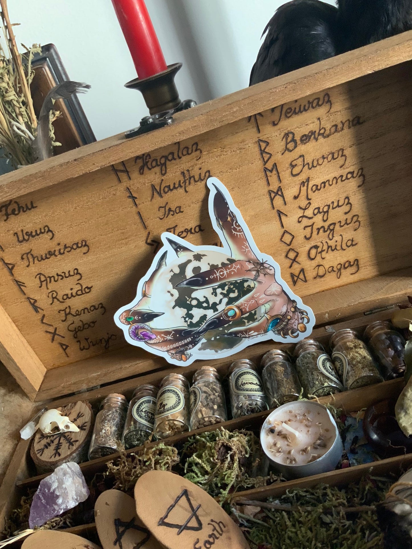 Moon holder witch metallic gold sticker